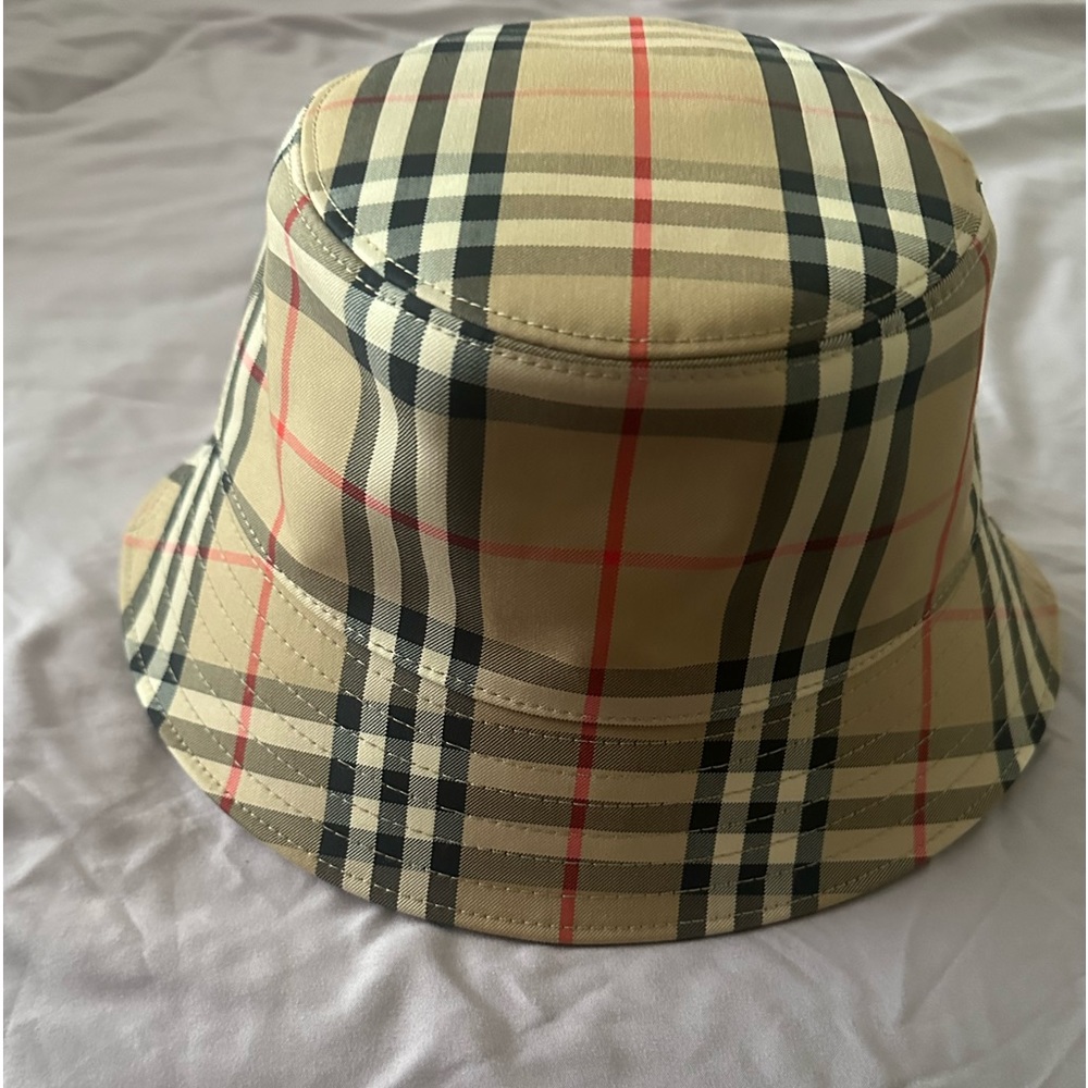 Woman’s Burberry bucket hat size medium.